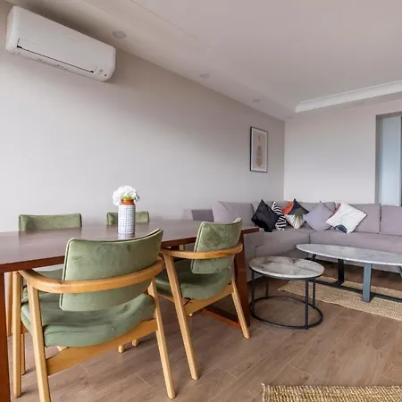 New And Modern Flat With Sea View Apartamento