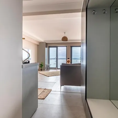 Apartment New And Modern Flat With Sea View